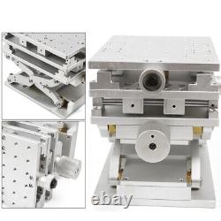 Machine de marquage laser avec table de travail mobile XYZ de dimensions 210x150mm.